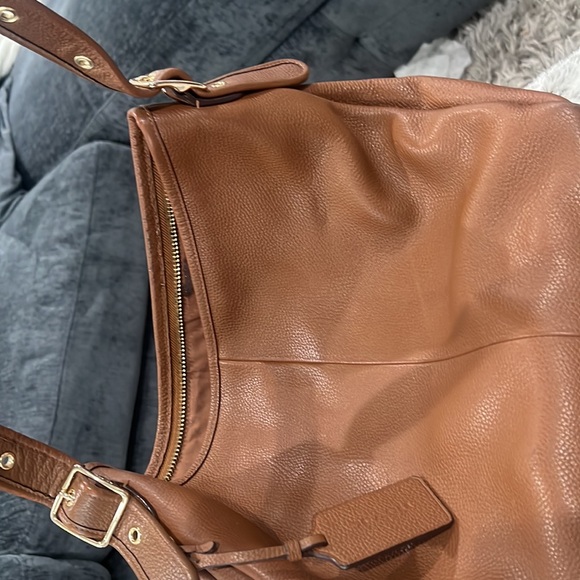 Hobo bag like new soft Carmel buttery leather!